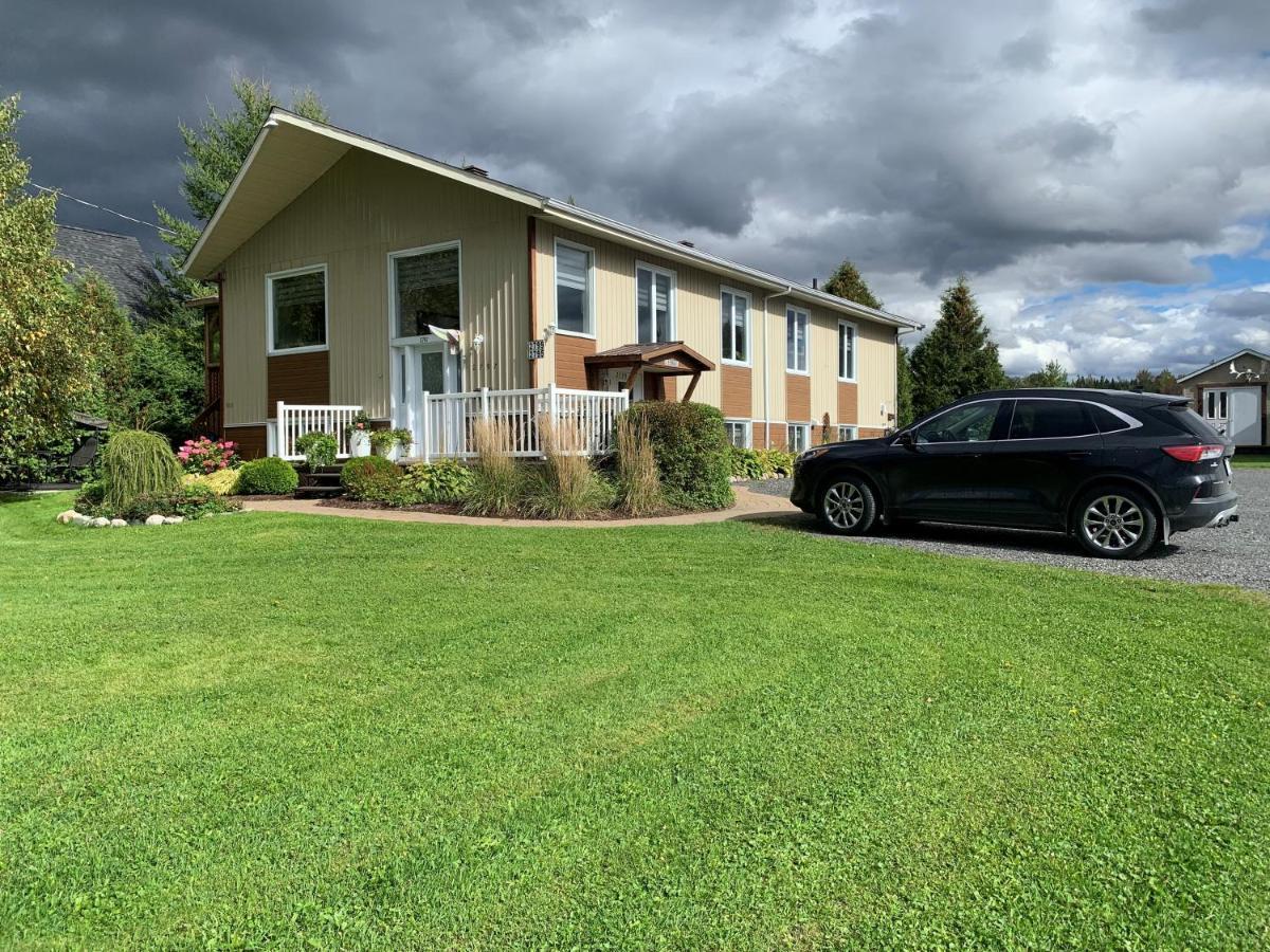 Logement 3 ,5 Entierement Prive Lac-Mégantic Exteriér fotografie